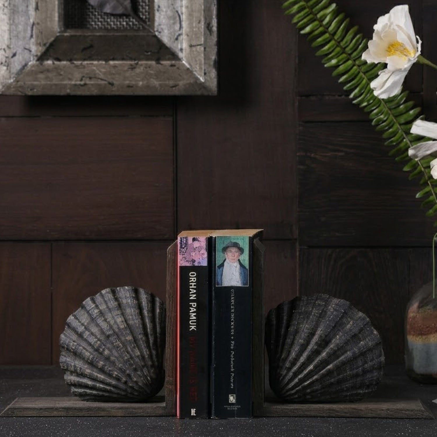 Nautillus Bookend - Brown