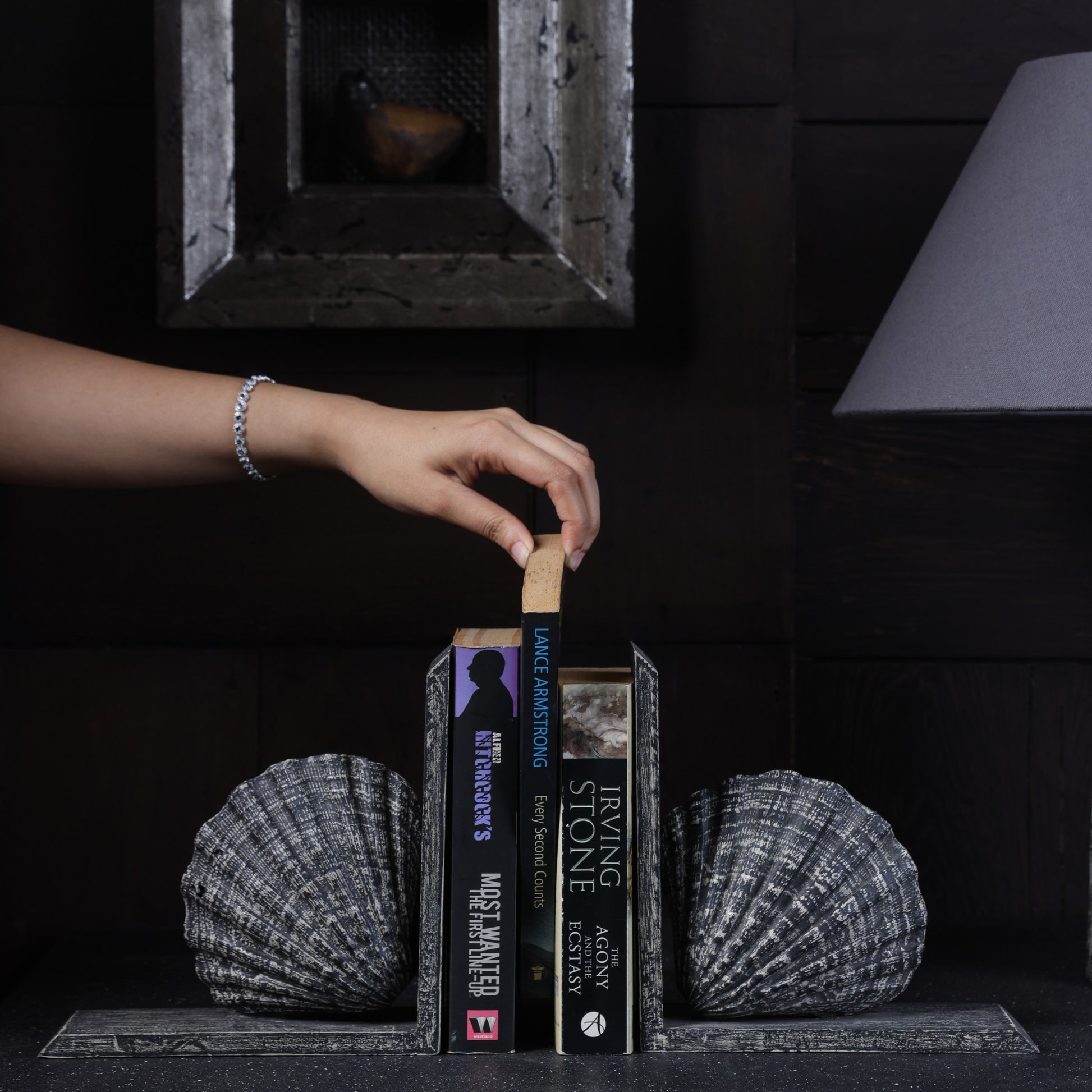 Nautillus Bookend - Grey