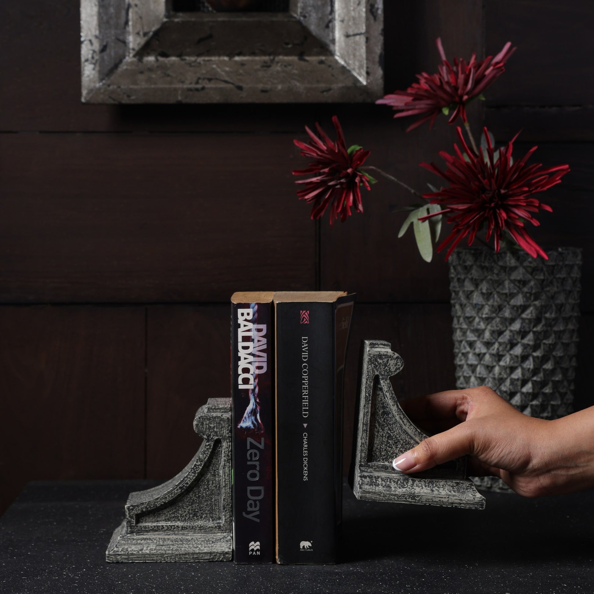 Tuscan Bookend - Grey